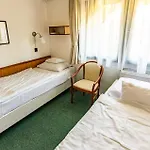 Hotel Jogar 3*