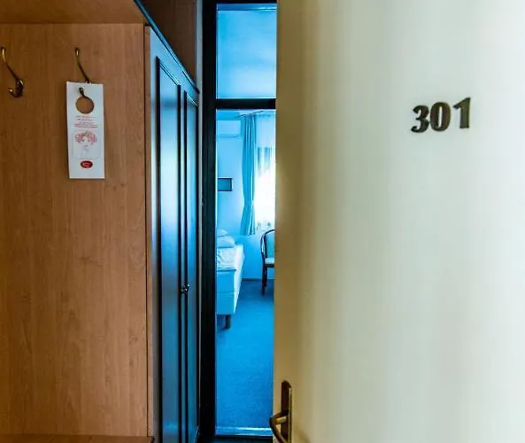 吉盖尔酒店 Balatonföldvár