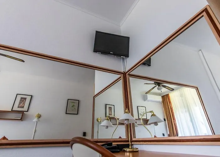 吉盖尔酒店 Balatonföldvár